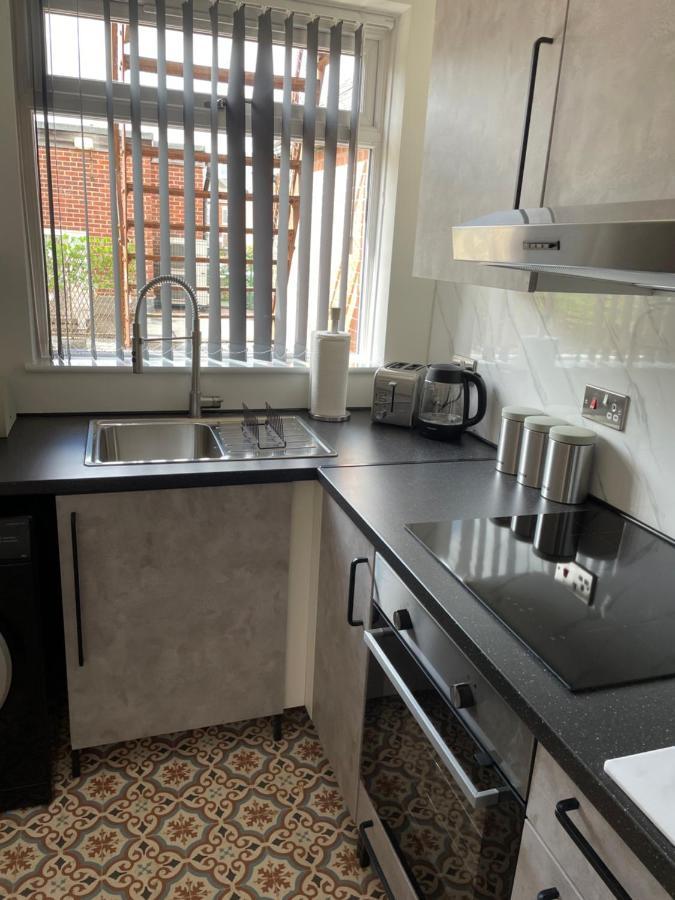 Lovely 2 Bed Apartment, Arnold Town Centre. Nottingham Esterno foto