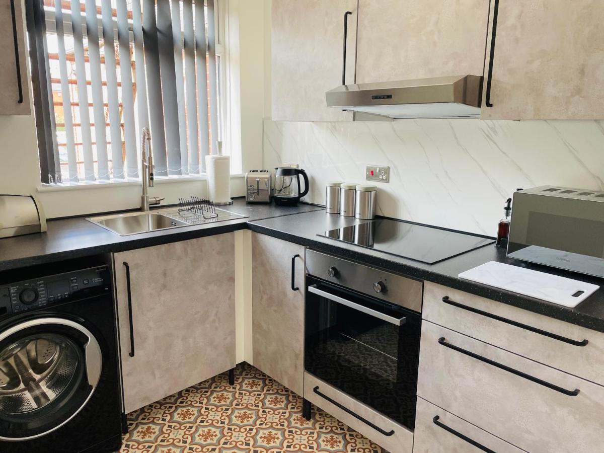 Lovely 2 Bed Apartment, Arnold Town Centre. Nottingham Esterno foto