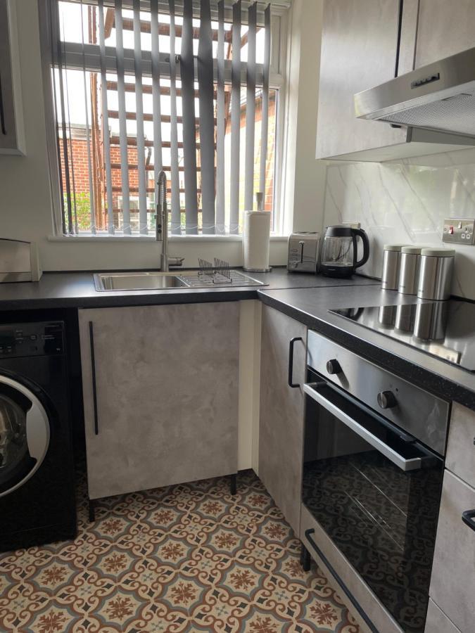 Lovely 2 Bed Apartment, Arnold Town Centre. Nottingham Esterno foto
